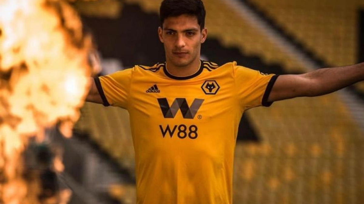 Raúl Jiménez vuelve, pero ¿qué camiseta lucirá?. Foto: Mediotiempo