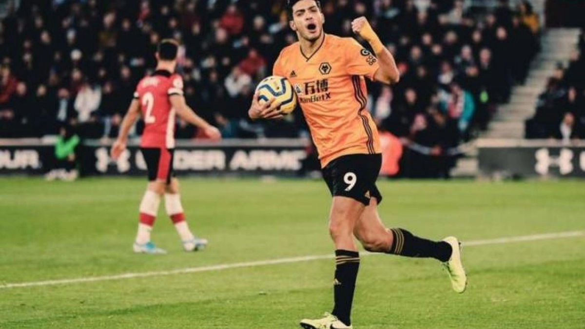 Raúl Jiménez se ofrece al Real Madrid y FC Barcelona. Foto:La Jornada