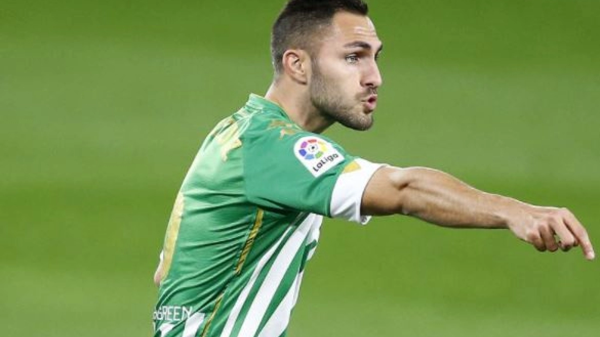 El Betis, muy cerca de cerrar la renovación de Víctor Ruiz "Foto: Mundo Deportivo"