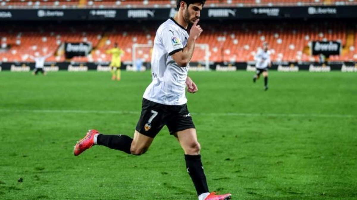 El regreso soñado del Valencia si Guedes dice adiós a Mestalla