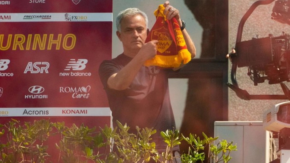José Mourinho quiere llevar a la Roma a lo más alto. Foto: @OfficialASRoma