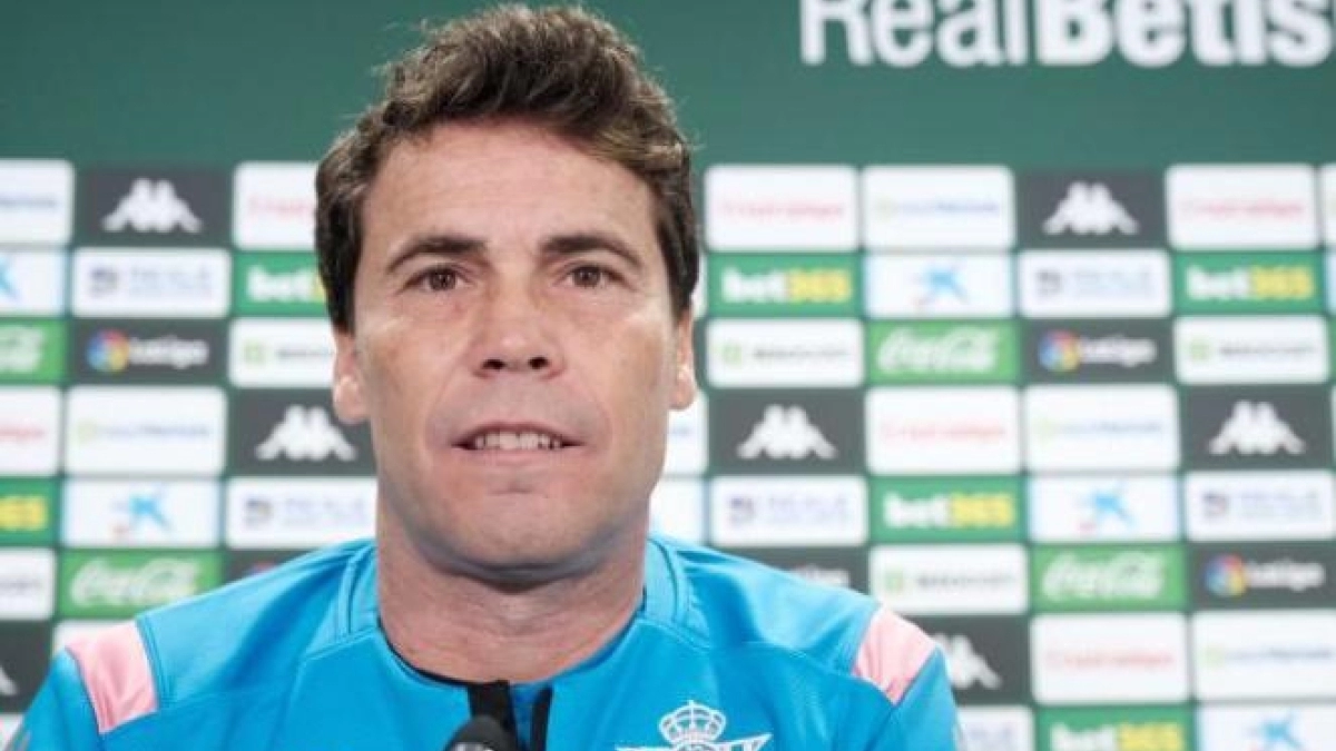 El Betis destituye a Rubi.