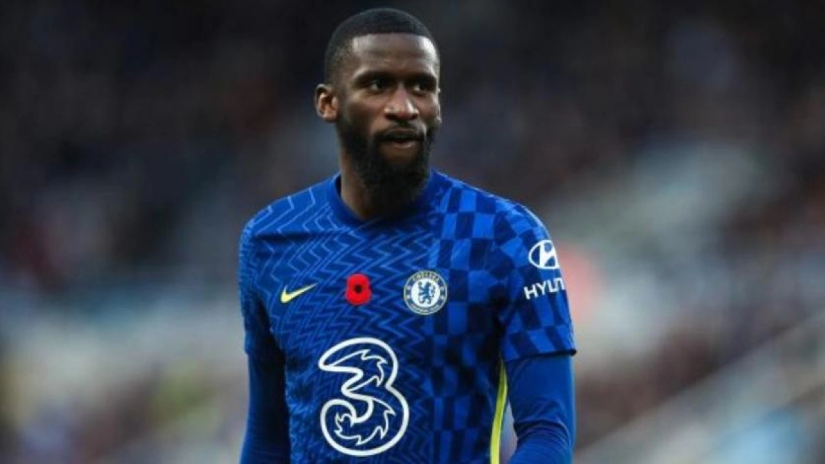 El Manchester United está dispuesto a pagarle un salario millonario a Rüdiger