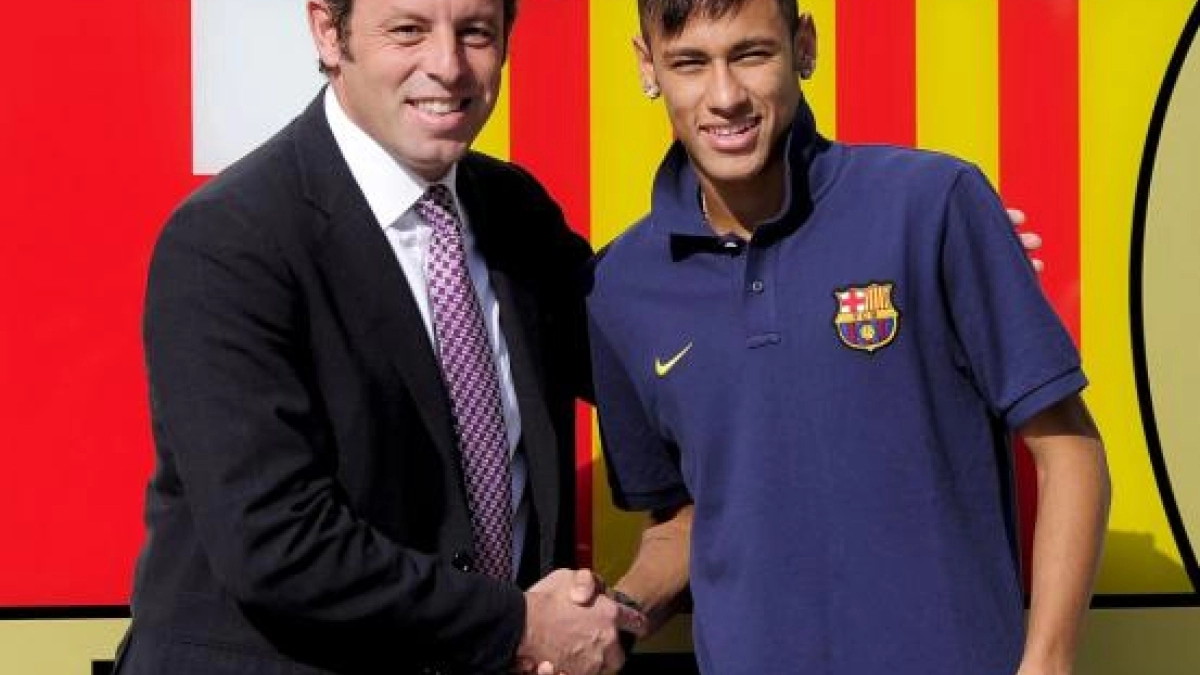 El doble contrato que Sandro Rosell haría a Neymar. Foto: Cadena SER
