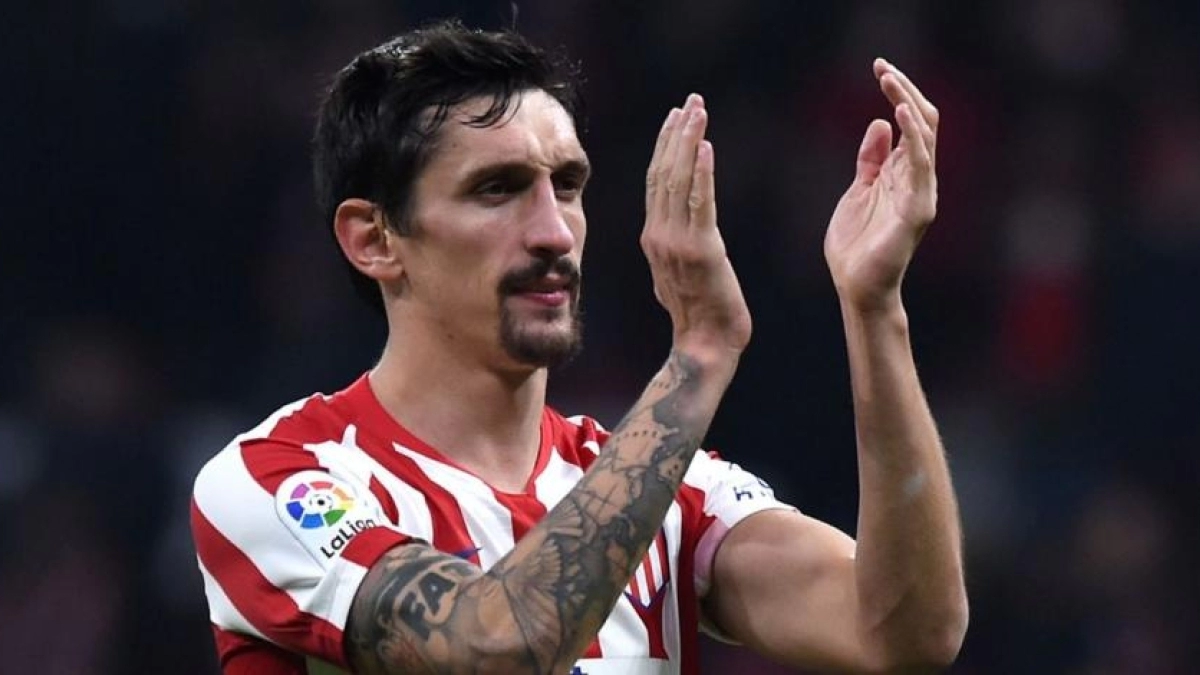 El Wolverhampton llama a la puerta de Stefan Savic