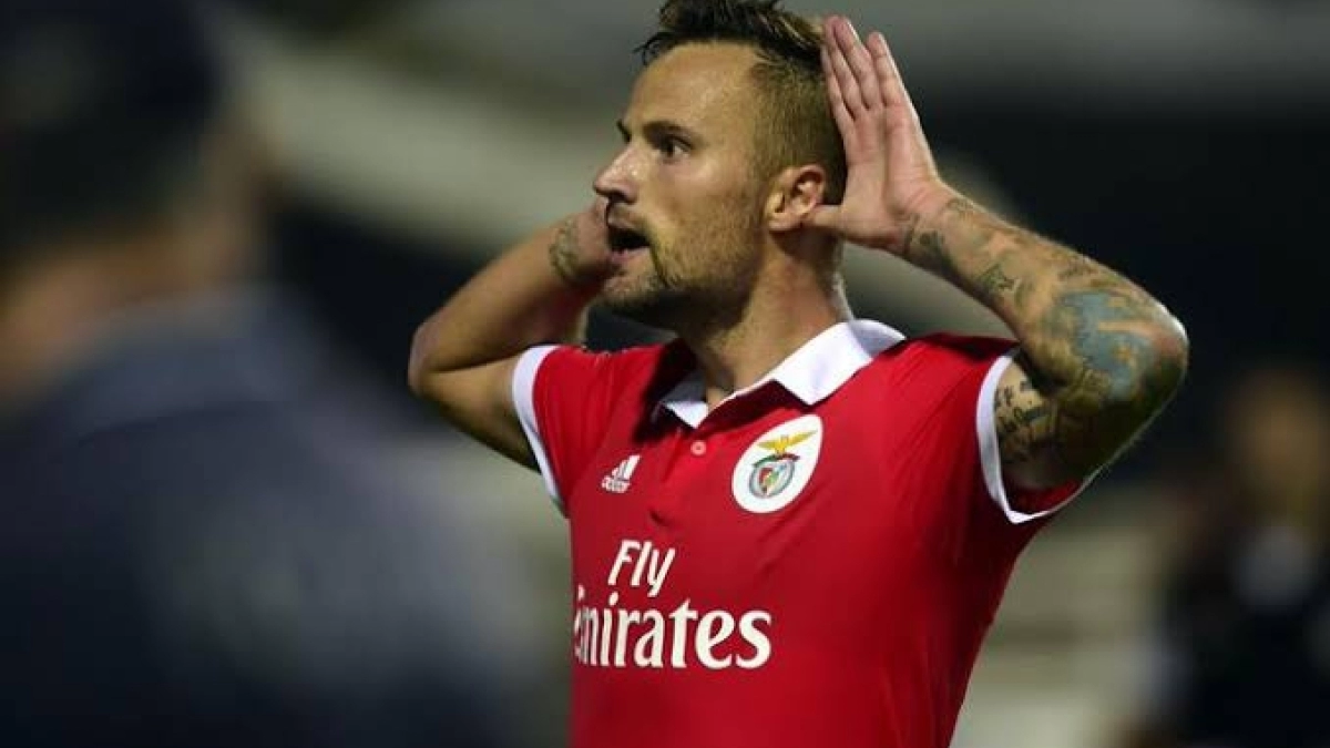 Seferovic, el elegido para la delantera del Sevilla / Twitter