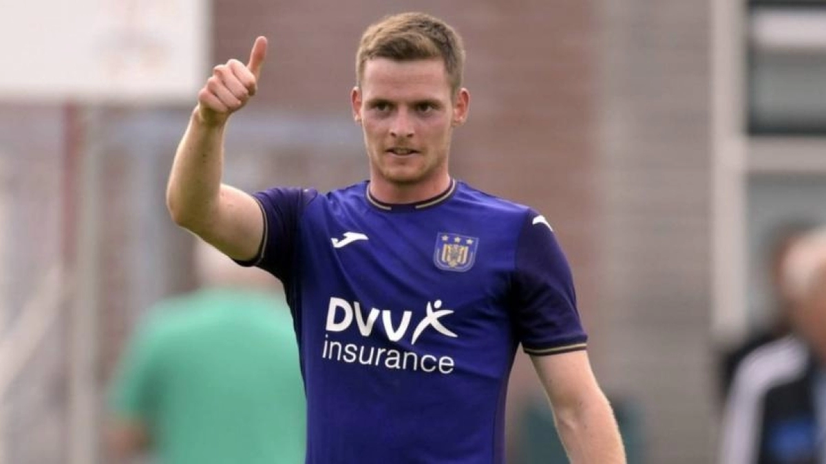 El Manchester City se olvida de Cucurella y va por Sergio Gómez