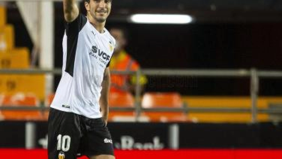 El Valencia recibe una gran oferta por Carlos Soler. Foto: @valenciacf