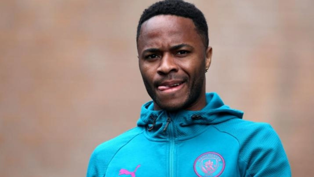 El Chelsea prepara una nueva oferta para fichar a Raheem Sterling