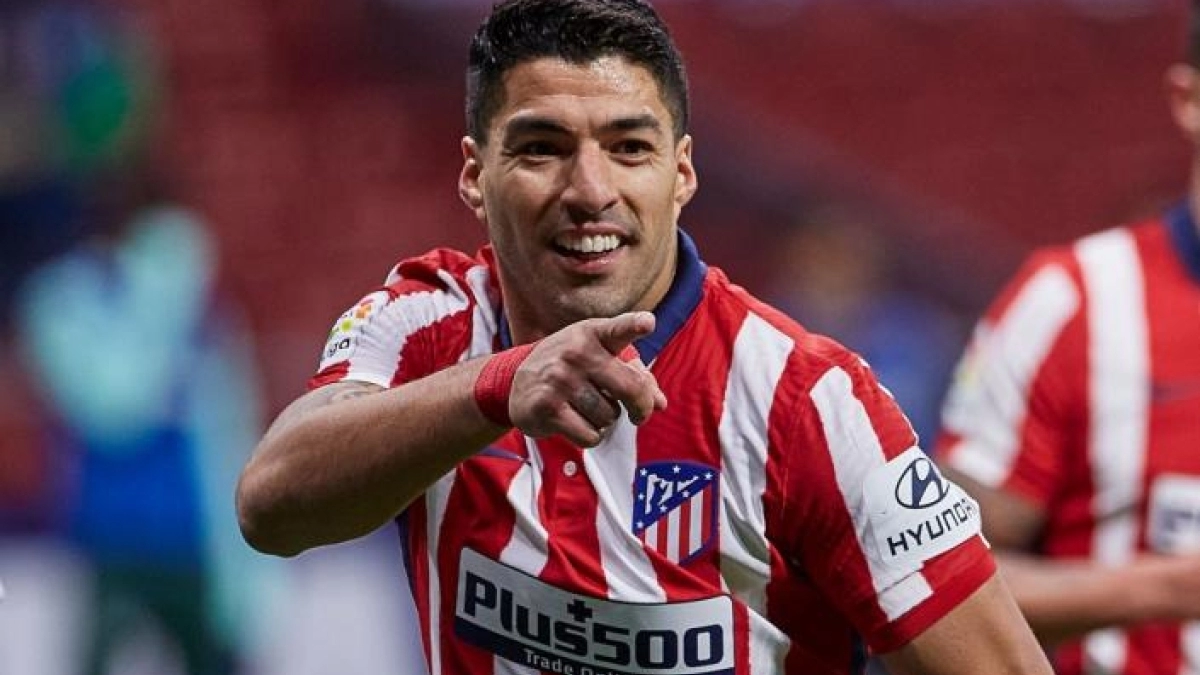 Luis Suárez se ofrece para jugar en la Juventus