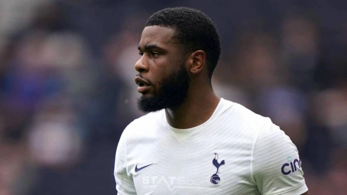 La Roma se mete en la puja por Japhet Tanganga