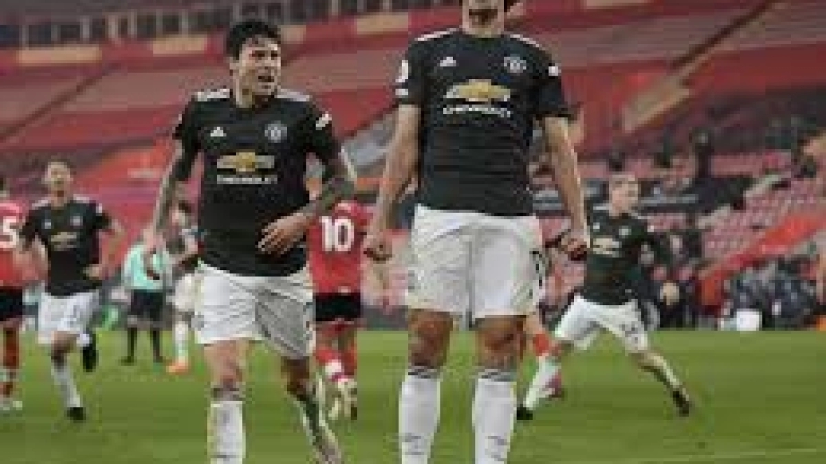 El Manchester United trabaja en la renovación de Cavani. Foto: Sky Sports
