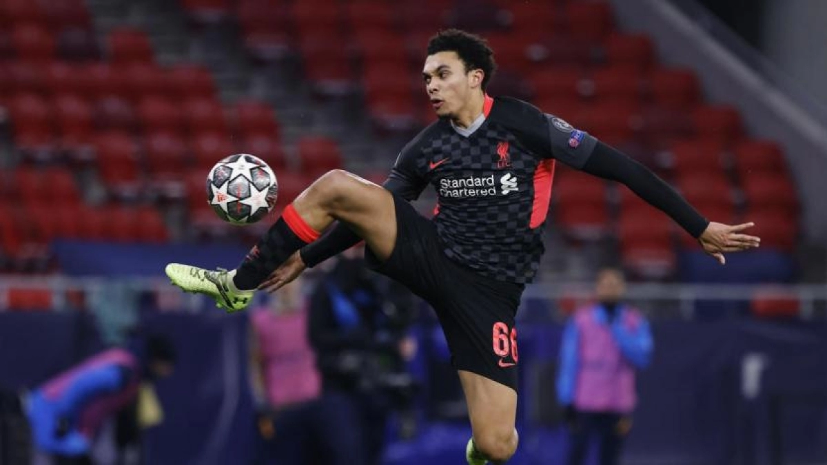 Trent-Alexander Arnold y el regreso a su lugar ideal | FOTO: CBS SPORTS