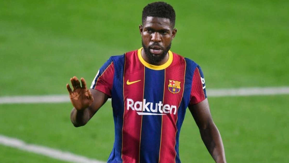 "Umtiti da un paso hacia adelante para salir./ Foto: MARCA"