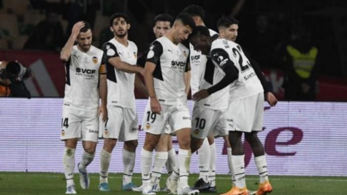 El Newcastle prepara una oferta por un titular del Valencia