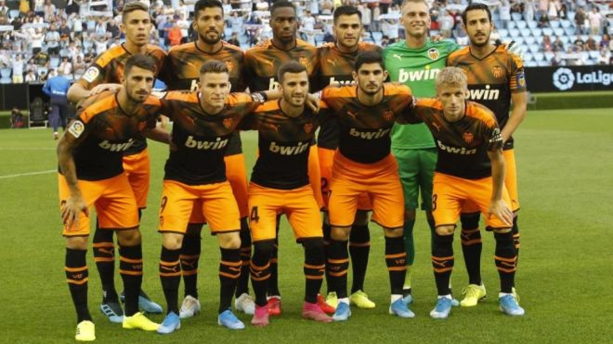 Los cinco jugadores del Valencia que busca fichar el Wolverhampton