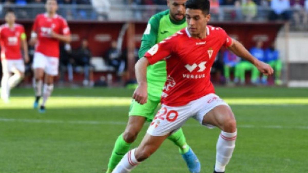 La sensación de Segunda División que se debate entre 3 conjuntos de LaLiga "Foto: CD Mirandés"