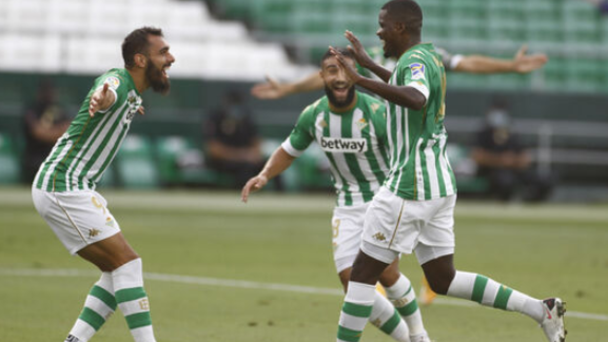 Vender a William Carvalho y Borja Iglesias para fichar a un central "Foto: Diario de Sevilla"