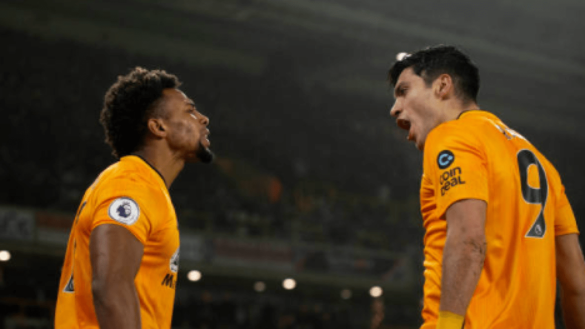 "Los Wolves consiguen retener a Adamá Traoré y Raúl Jiménez. Foto: Getty Images"