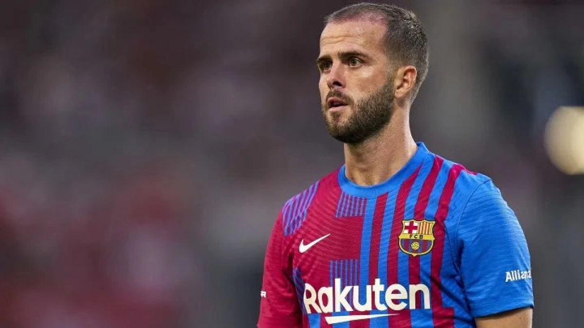 Xavi no descarta ahora la continuidad de Pjanic