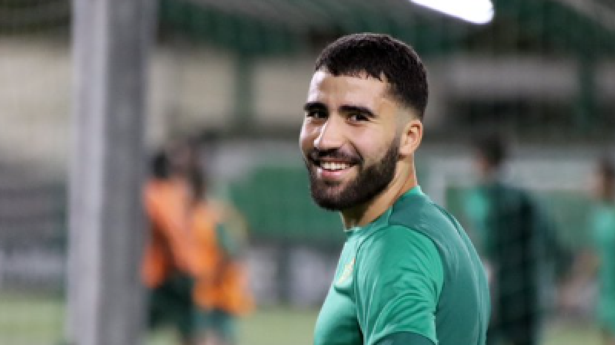 "Pellegrini mira con lupa la progresión de Yassin Fekir. Foto: Getty Images"