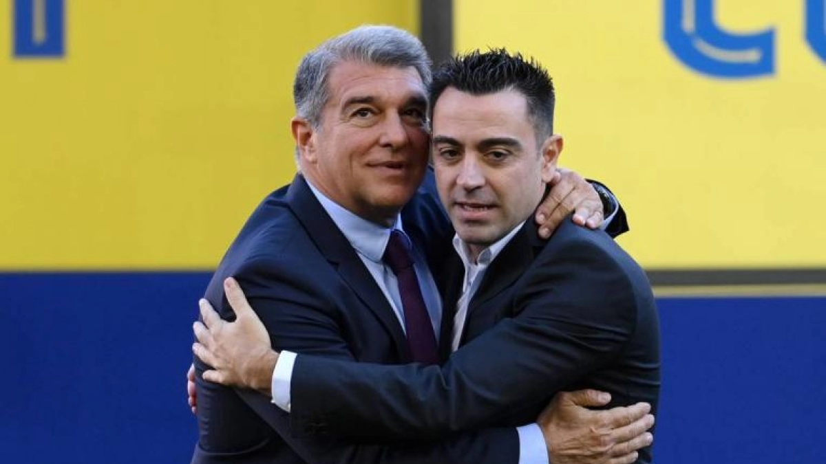 Xavi Hernández y Joan Laporta. Foto: Culemanía