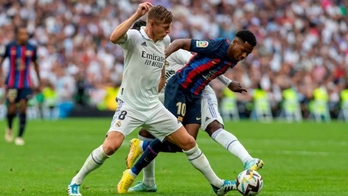 Real Madrid y Barcelona se disputarán media Liga en El Clásico. Foto: DAZN
