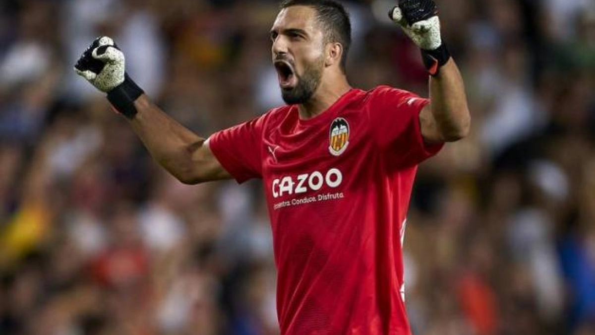 Alerta en el Valencia, un grande tantea a Mamardashvili / Cadenaser.com
