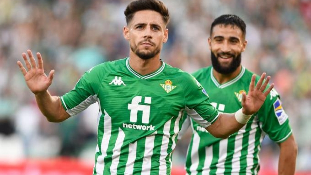 Álex Moreno, a punto de salir del Betis / Eldesmarque.com