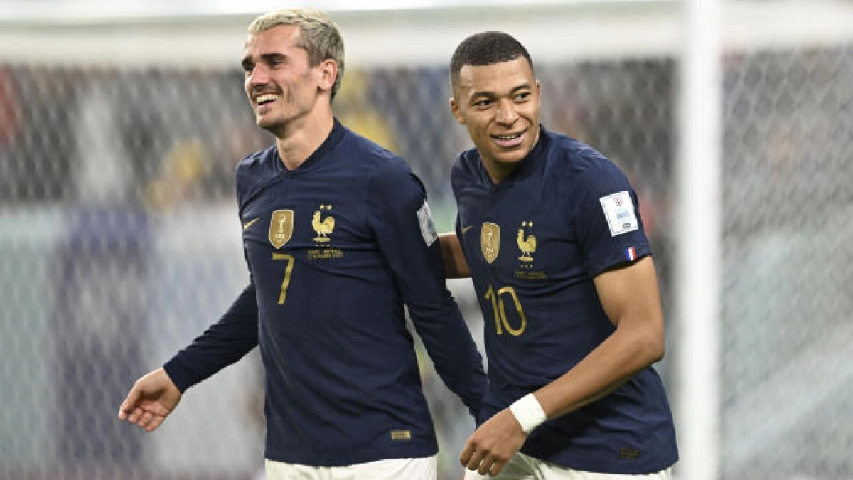 Antoine Griezmann y Kylian Mbappé, las dos grandes estrellas de la selección de Francia. Foto: Yahoo Deportes
