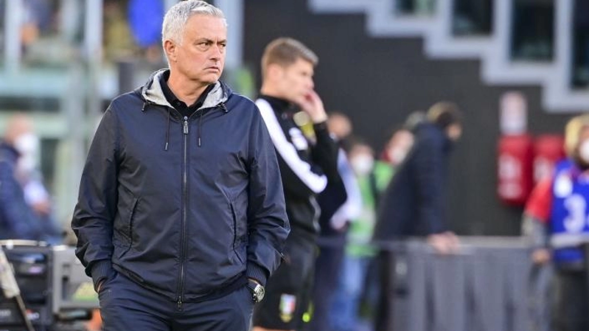 The Special One sigue haciendo peticiones a la dirección deportiva. Foto: @OfficialASRoma