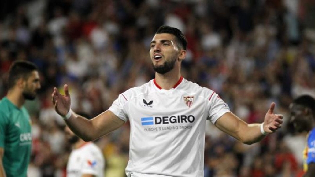 El ex del Atlético que podría reemplazar a Rafa Mir en el Sevilla - Foto: ABC