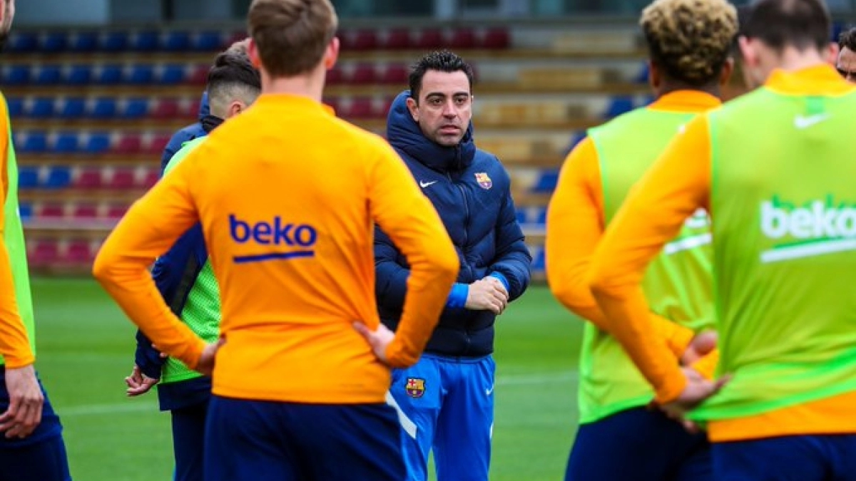 Xavi tiene al central perfecto en el equipo. Foto: @FCBarcelona