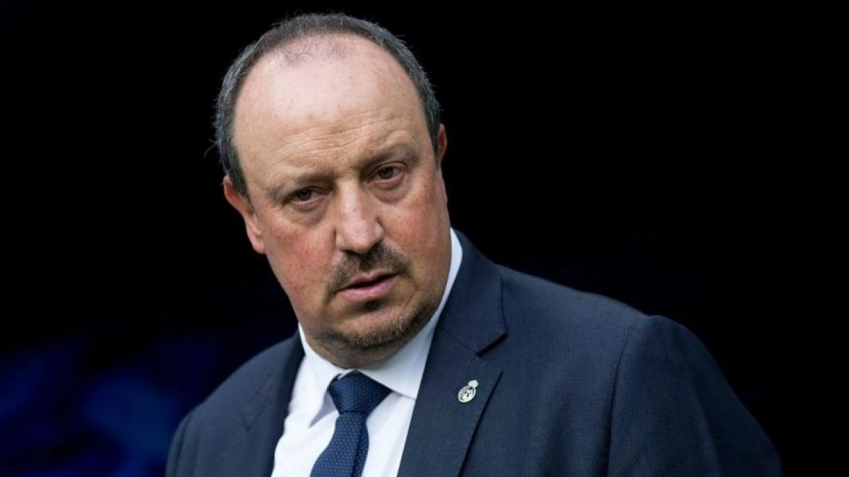 El club de la Premier que quiere contratar a Rafa Benítez
