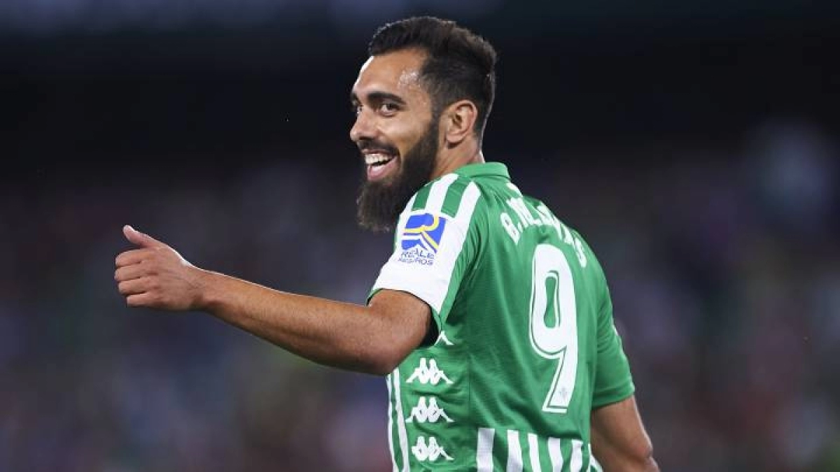 El Betis espera tres ofertas de la Premier por Borja Iglesias