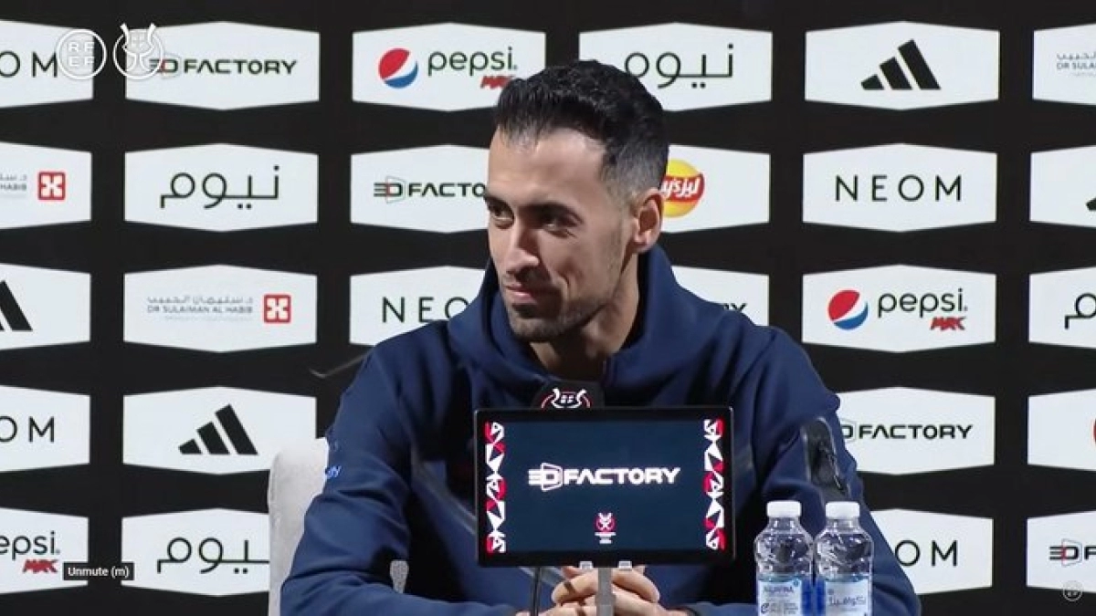 Busquets sigue sin tomar una decisión. Foto: YouTube RFEF