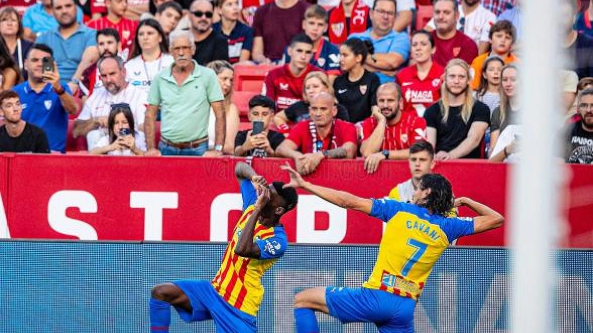Edinson Cavani, el despertar del nuevo matador de Mestalla