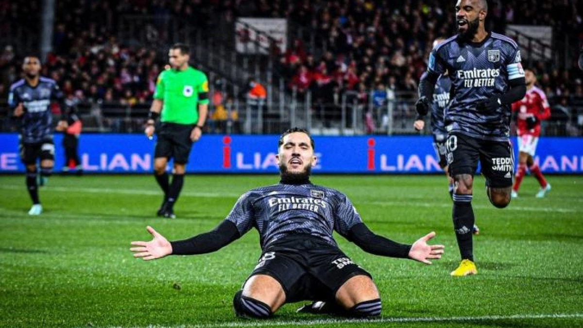 El Lyon le cierra la puerta de salida de Rayan Cherki