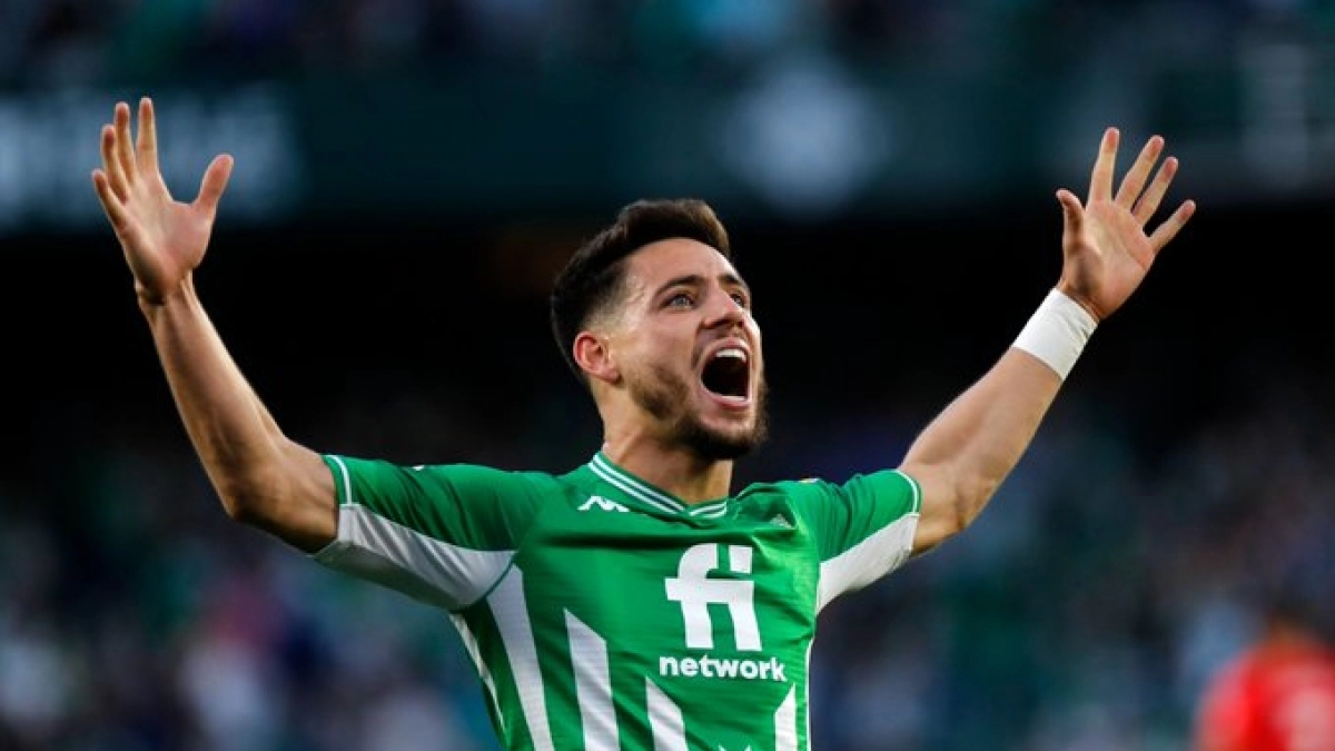Álex Moreno estaría a punto de salir del Betis. Foto: @RealBetis