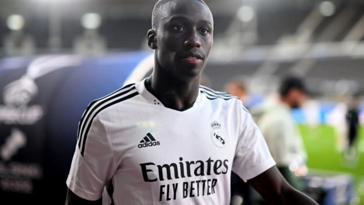 El Newcastle se mete en la carrera por Ferland Mendy
