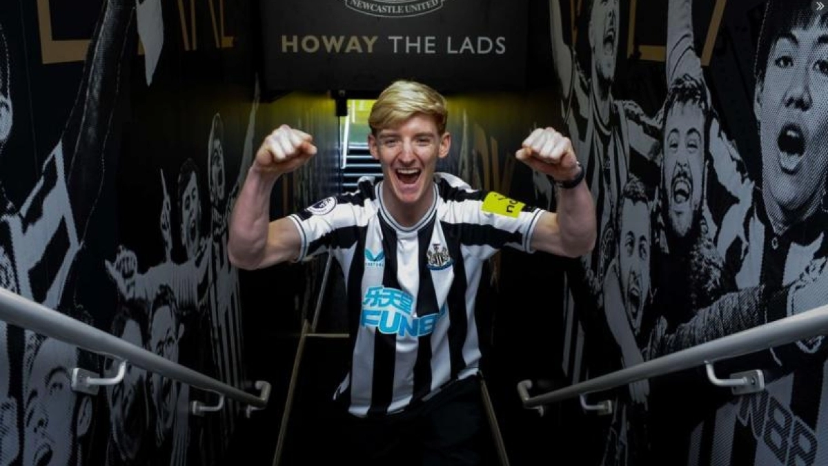 OFICIAL: Anthony Gordon, nuevo jugador del Newcastle United