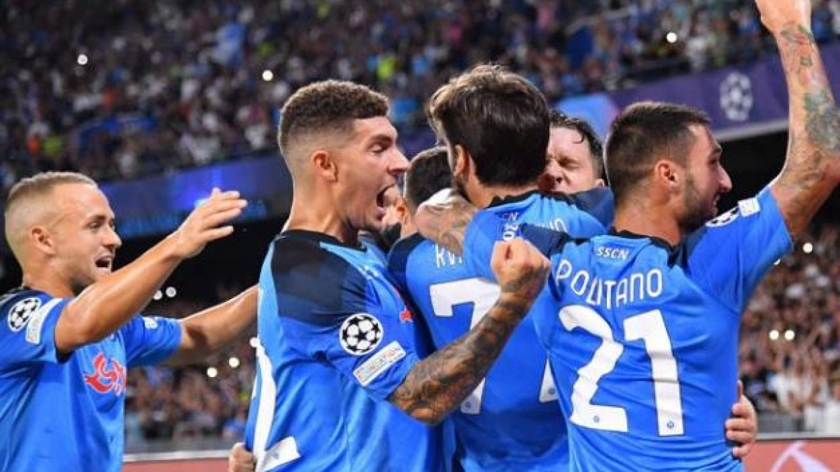 Los jugadores del Napoli celebran uno de los goles ante el Liverpool. Foto: Corriere