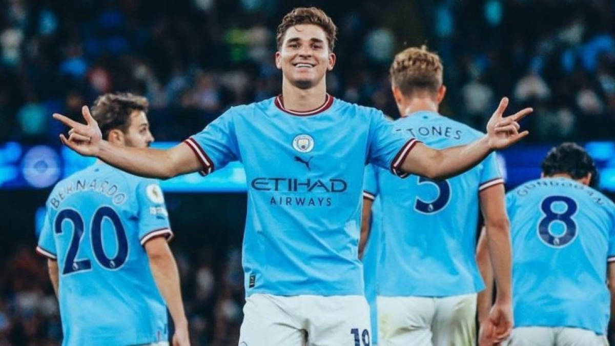 El Manchester City quiere blindar a Julián Álvarez