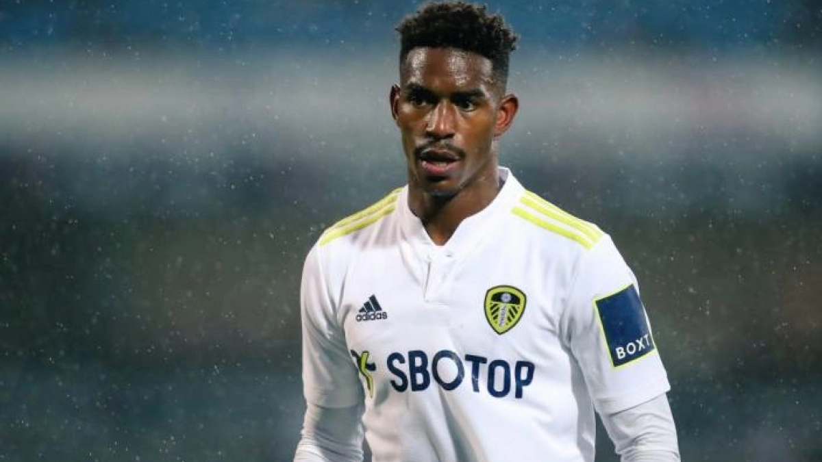 Junior Firpo, otra opción del Betis para sustituir a Álex Moreno