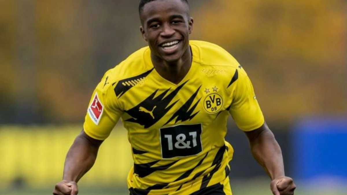 La locura económica del Dortmund para renovar a Moukoko