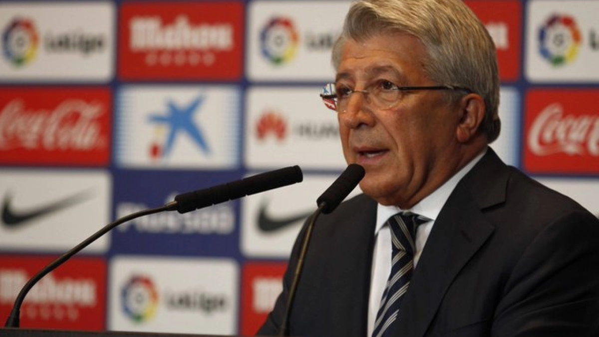Enrique Cerezo aún piensa qué hacer. Foto: @Atleti