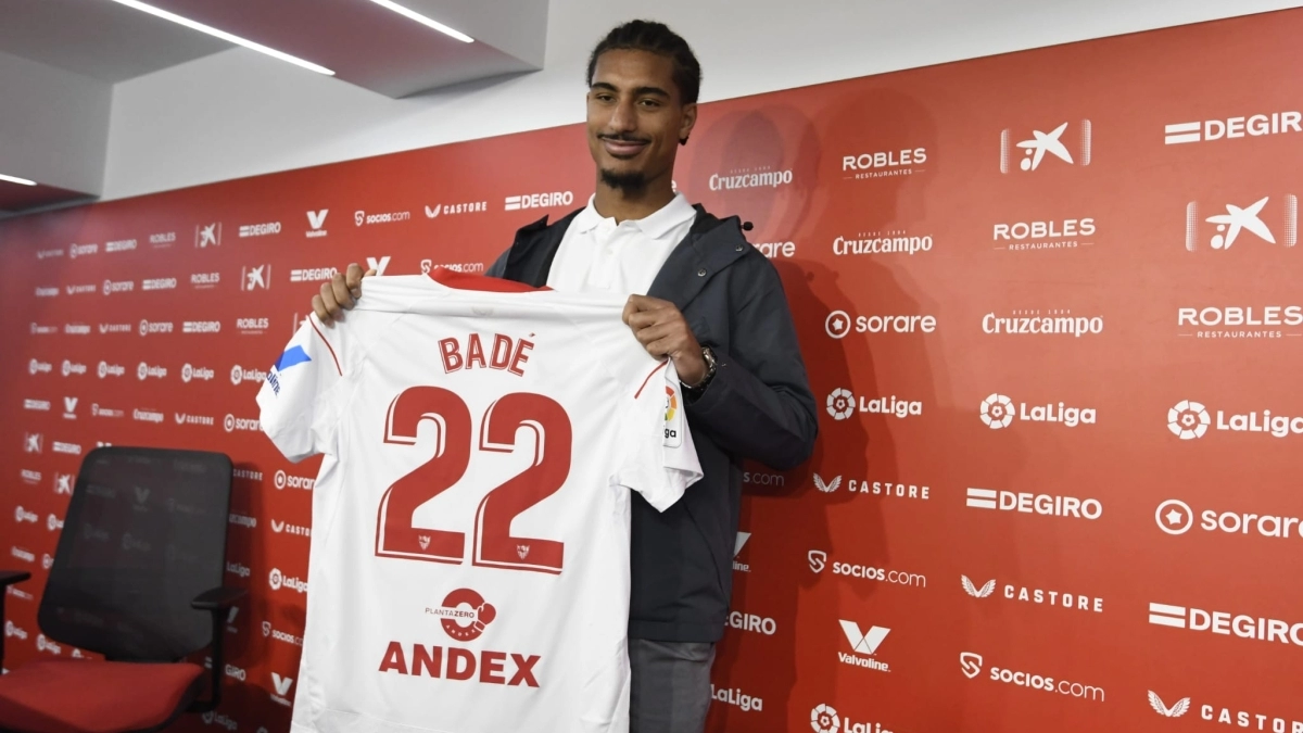 El futuro de Loïc Badé en el Sevilla se complica / Eldesmarque.com