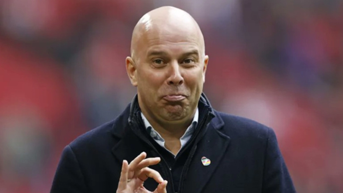 Arne Slot, nuevo candidato al banquillo del Tottenham