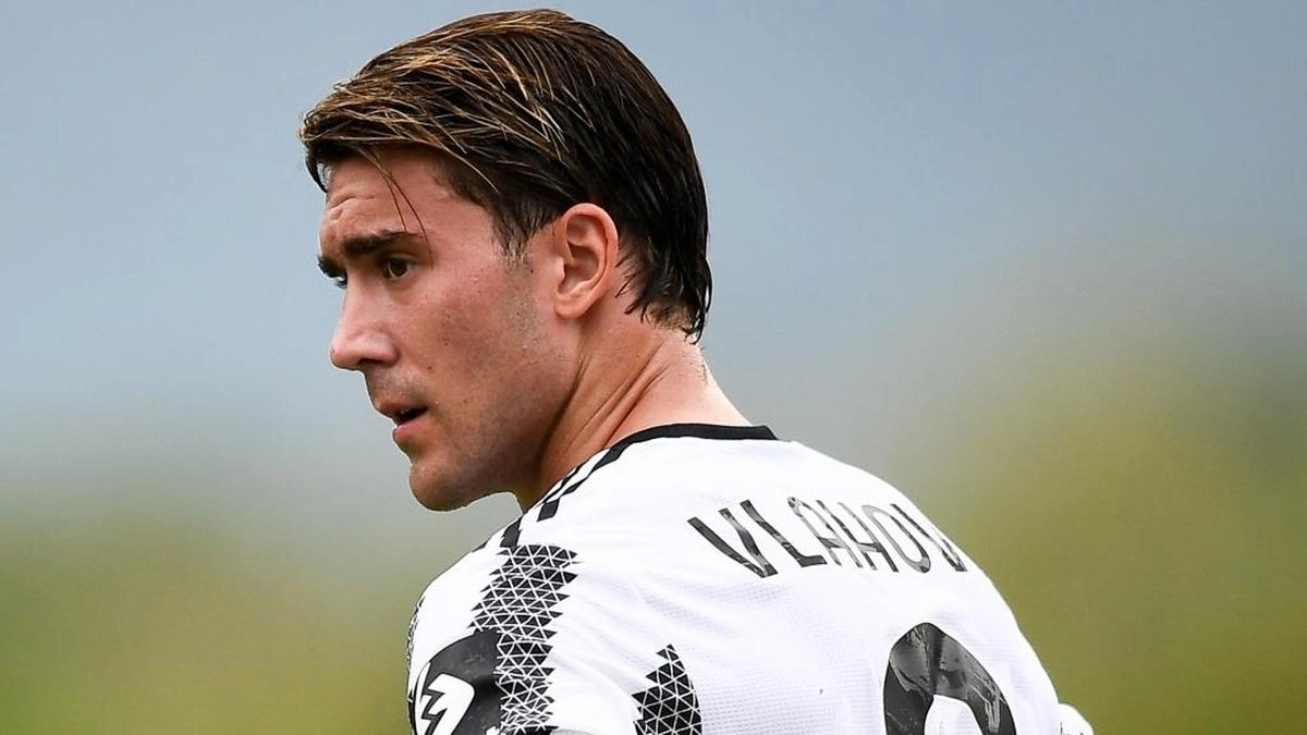 Giro radical en el futuro de Dusan Vlahovic, la Premier llama / Besoccer