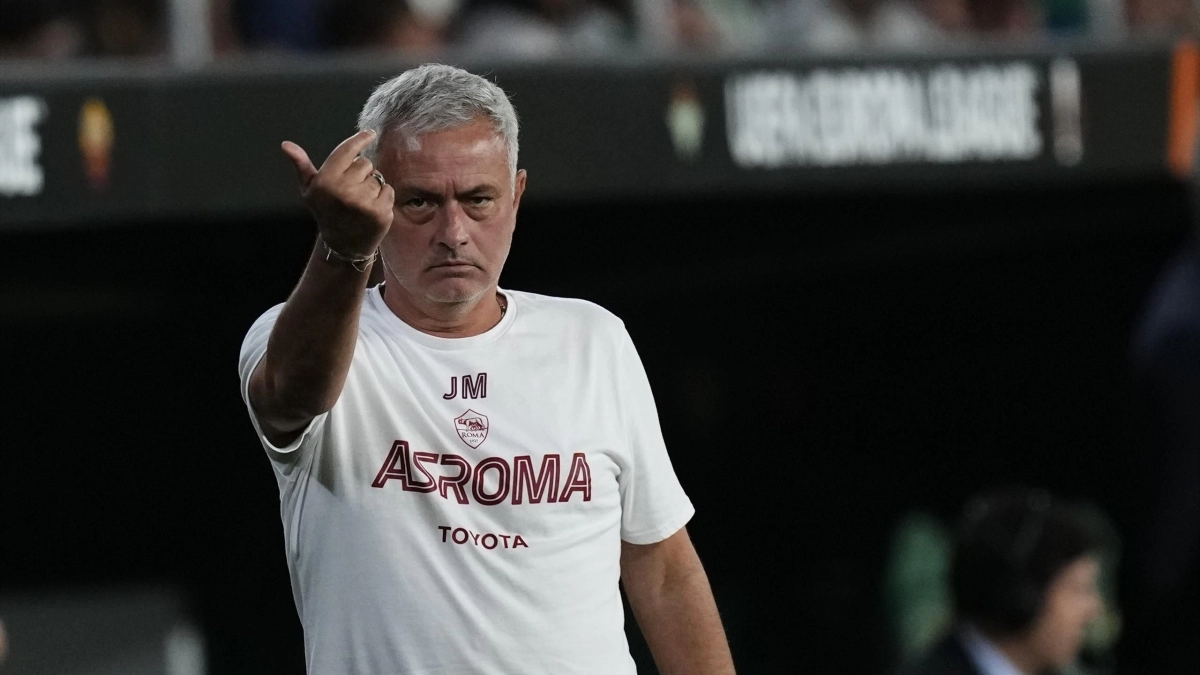 Mourinho señala al primero en salir de la AS Roma / Eurosport